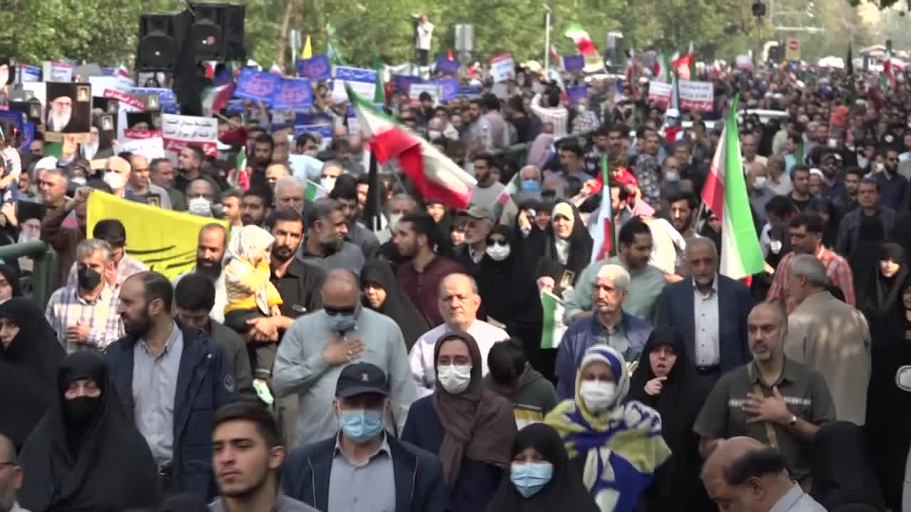 ايران _ مسيرات مليونية في أكثر من الف مدينة تنديدًا بالعملية الارهابية في شيراز - snapshot 37.92